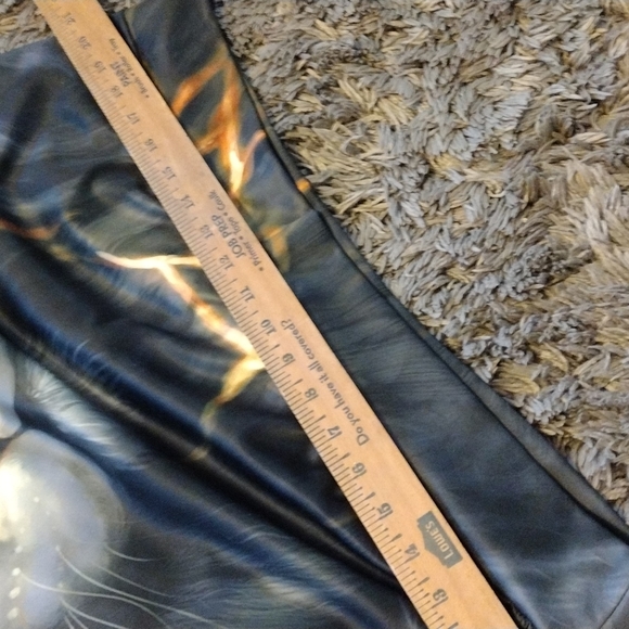 Awsome hooded Jacket no brand grey color of large animal head no labels at all - Picture 7 of 7